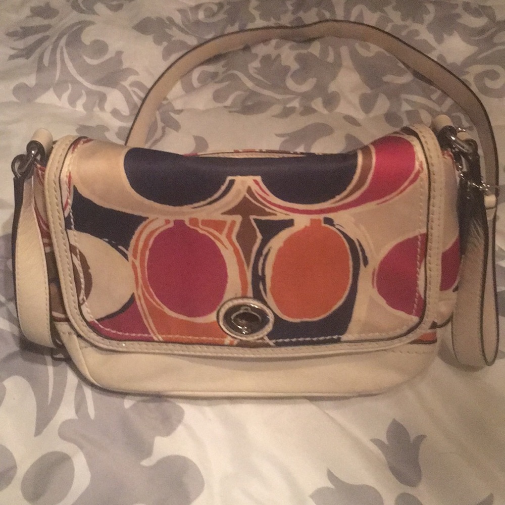 Auth. Crossbody coach bag in Excellent condition